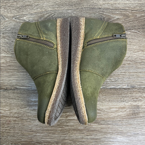 Børn “Tora” Distressed Green Leather Side-Zip Ankle Boots (Size 8 / 39) - Picture 6 of 12